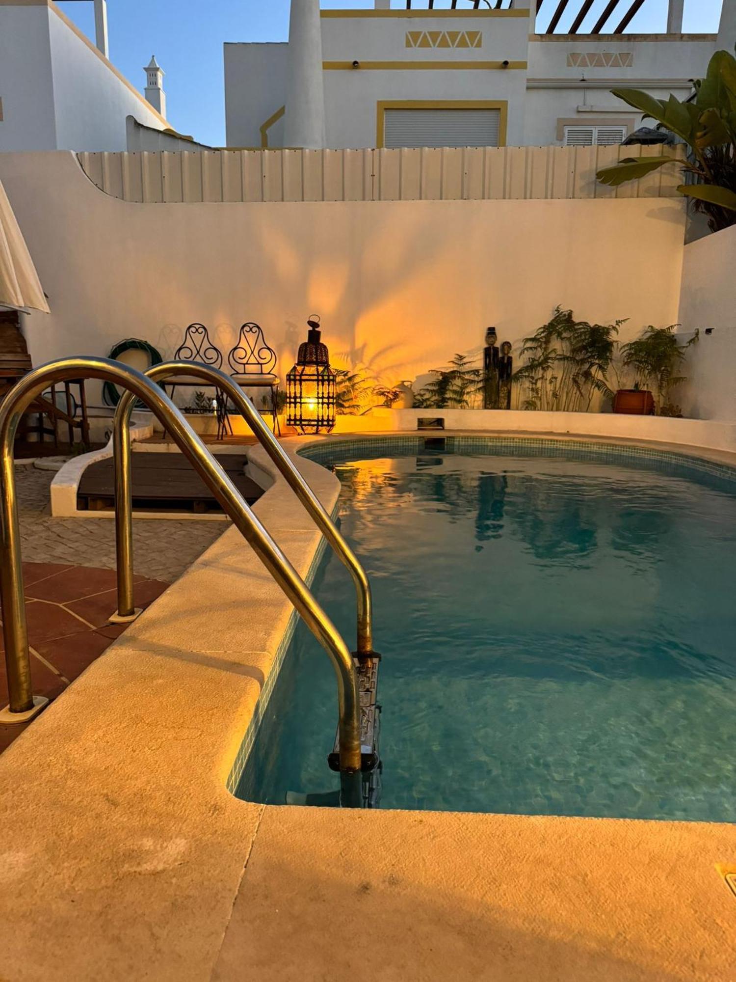 Auberge de jeunesse 46 *